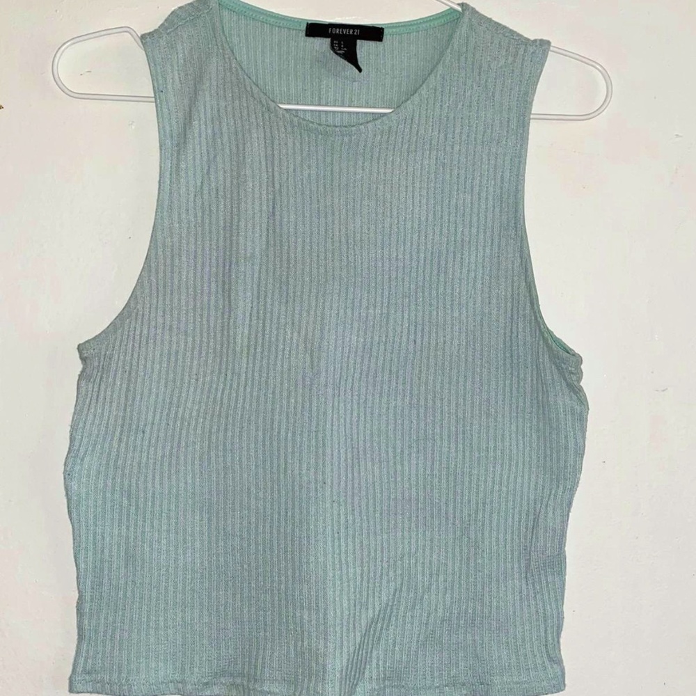 sleeveless top